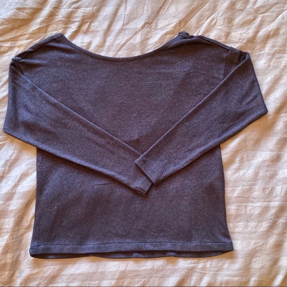 Low back long sleeve dark purple knit shirt - Picture 2 of 2